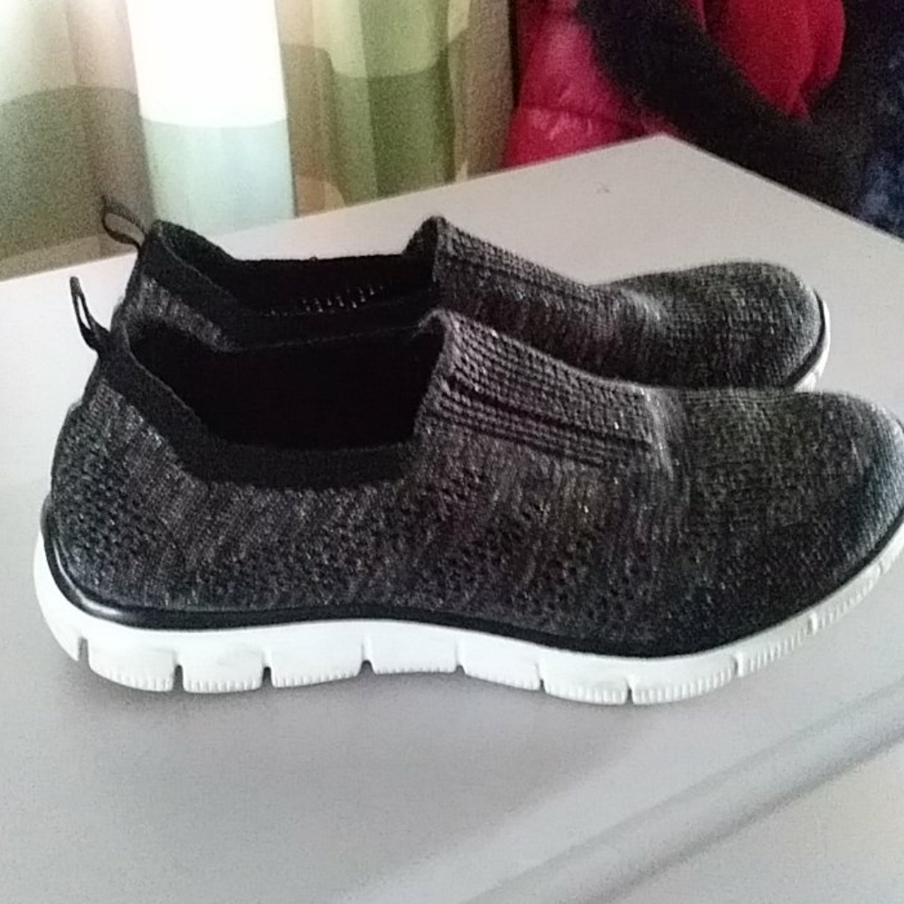 Skechers
